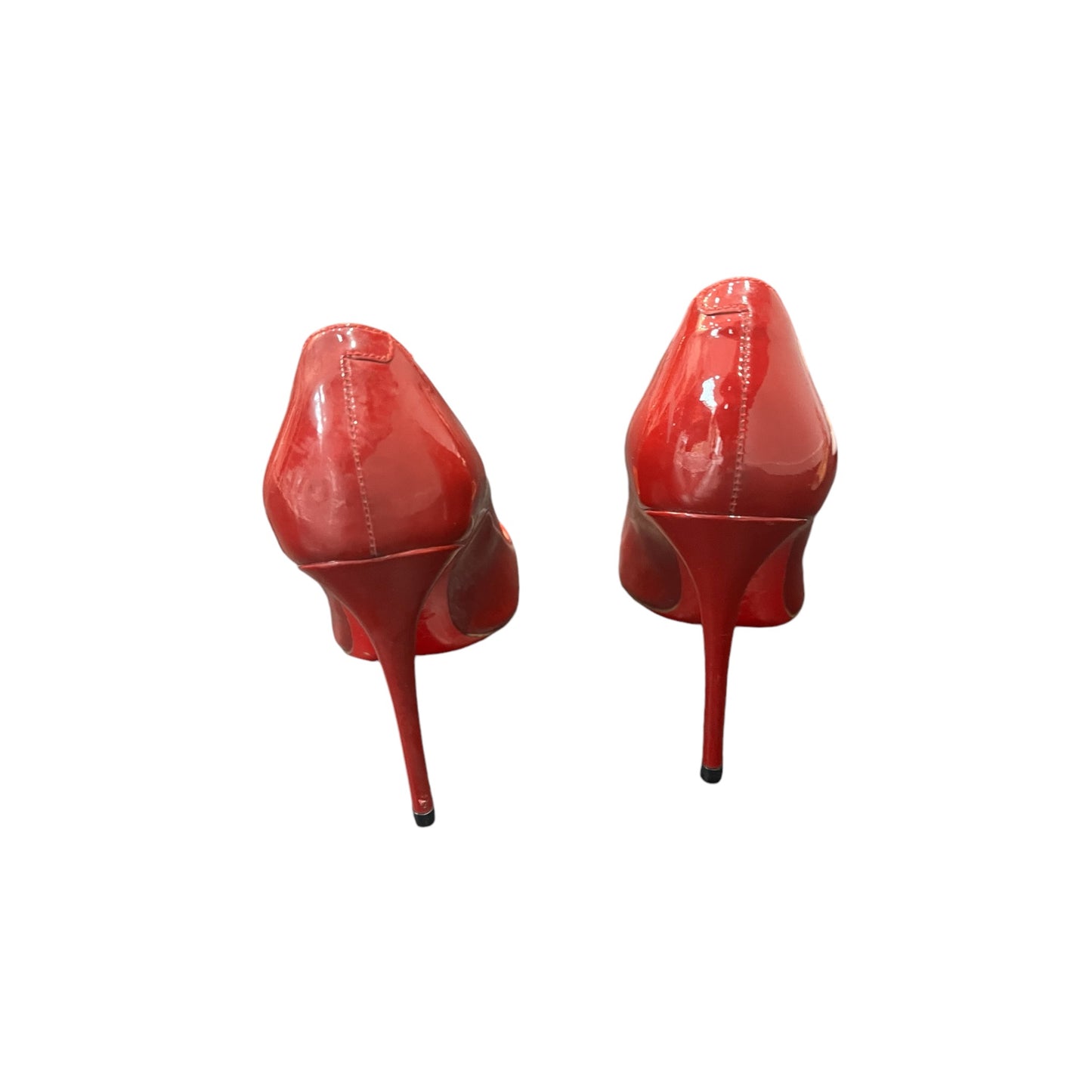Escarpins Louboutin en cuir verni rouge