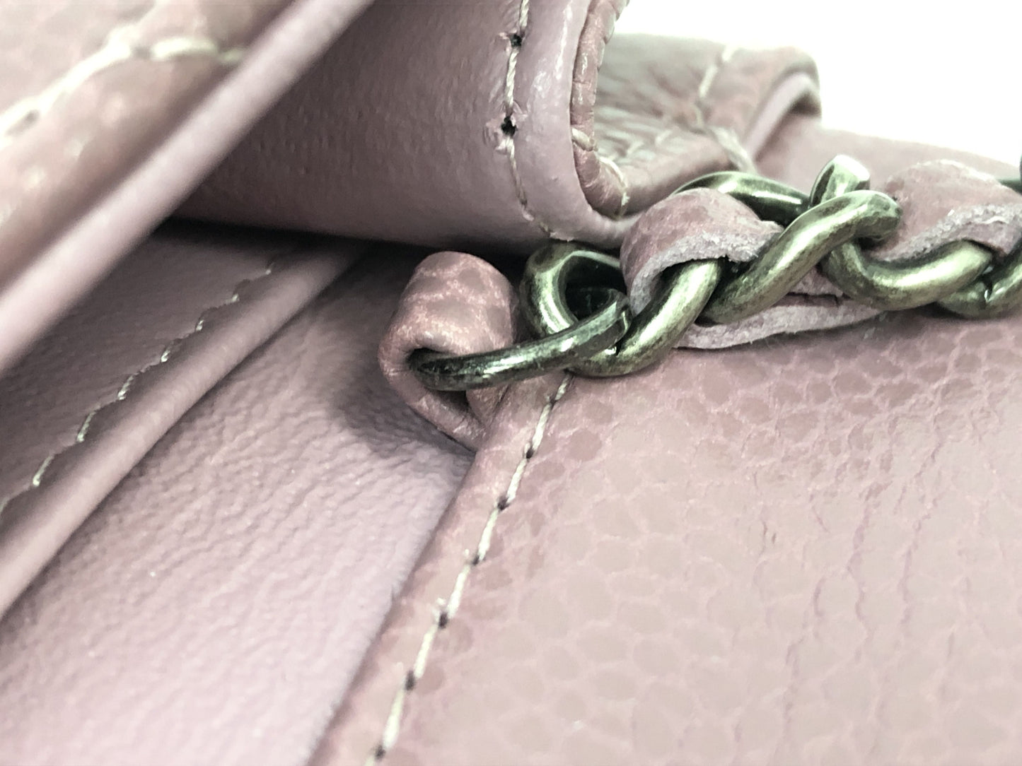 Sac Chanel Matelassé Rose en Cuir Caviar