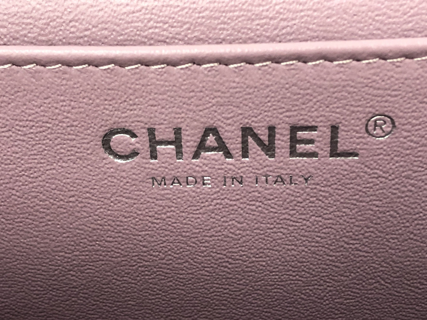 Sac Chanel Matelassé Rose en Cuir Caviar