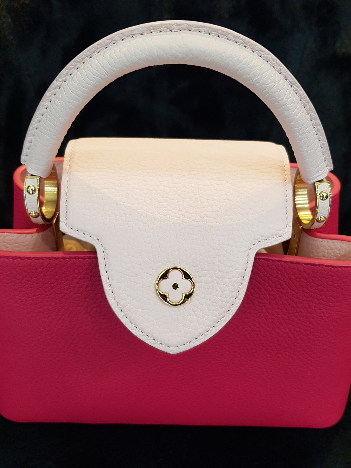 Sac Louis Vuitton Capucines BB rose