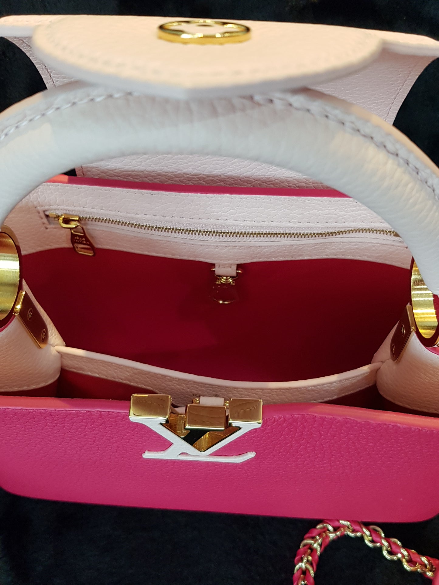 Sac Louis Vuitton Capucines BB rose
