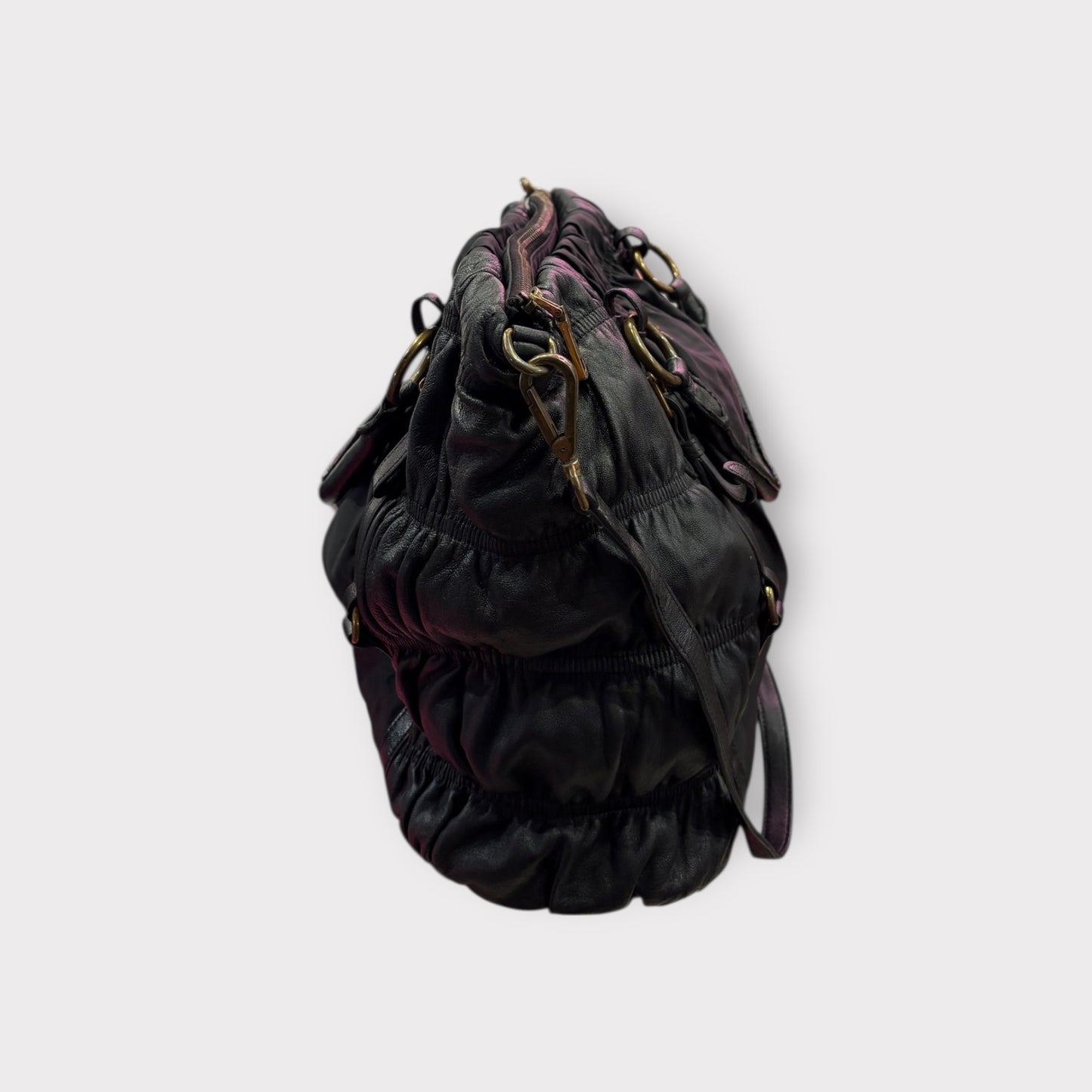 Prada – Sac cuir noir froncé avec bandoulière
