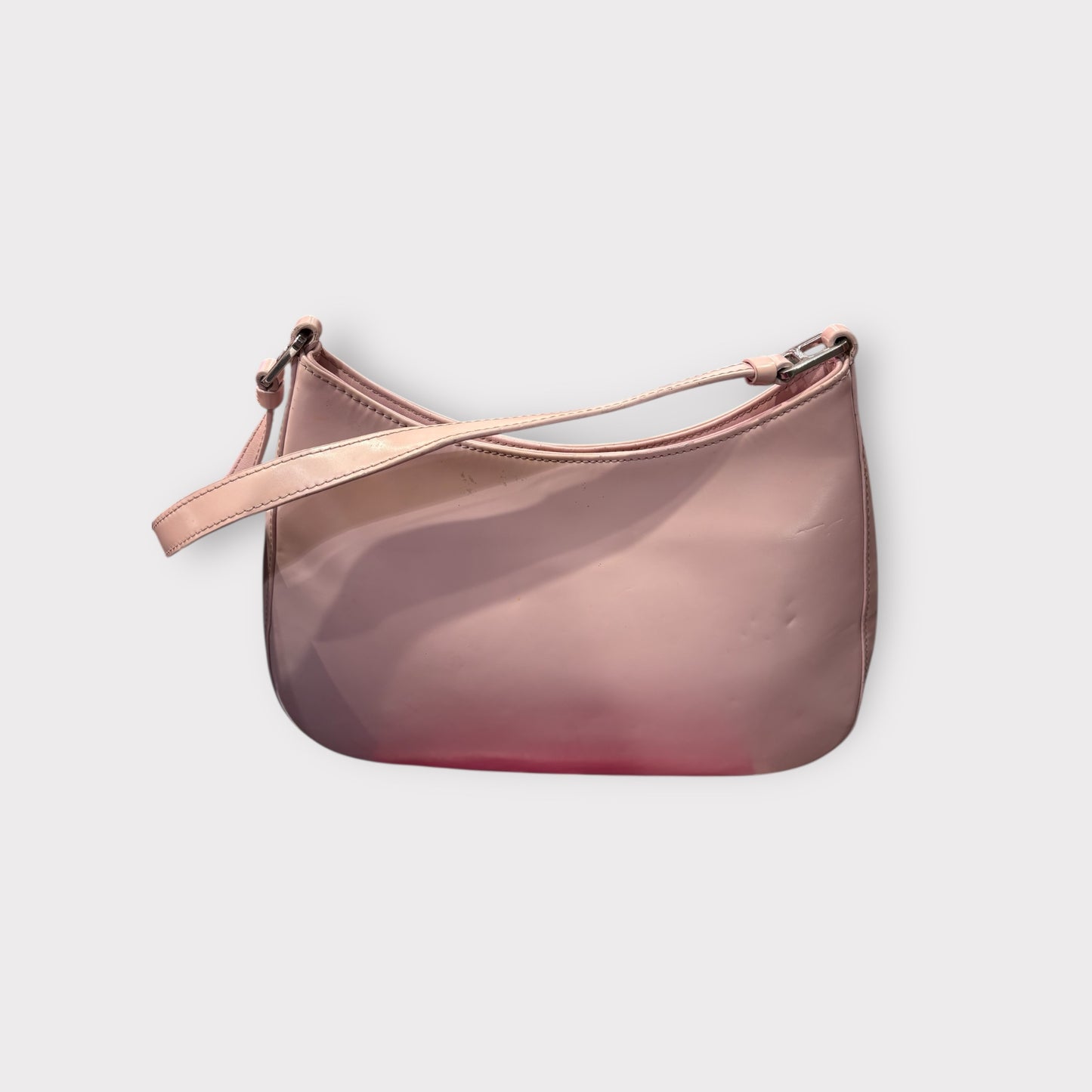 Prada – Sac épaule cuir rose logo triangle
