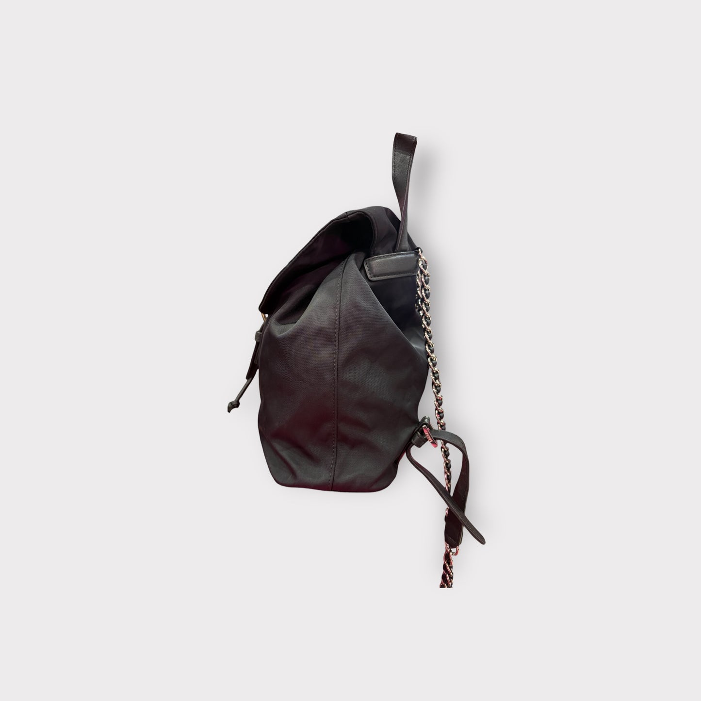 Prada – Sac à dos nylon noir avec chaîne
