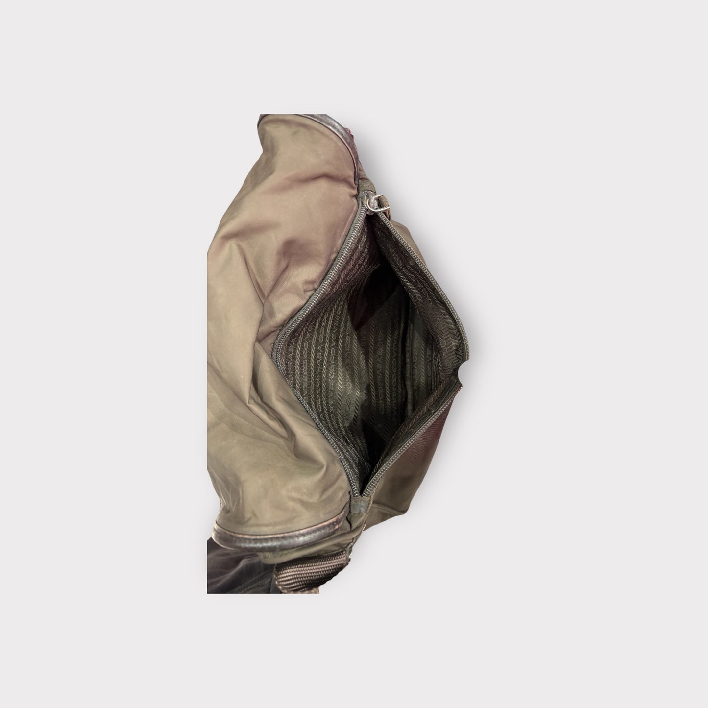 Prada – Sac bandoulière nylon kaki / marron