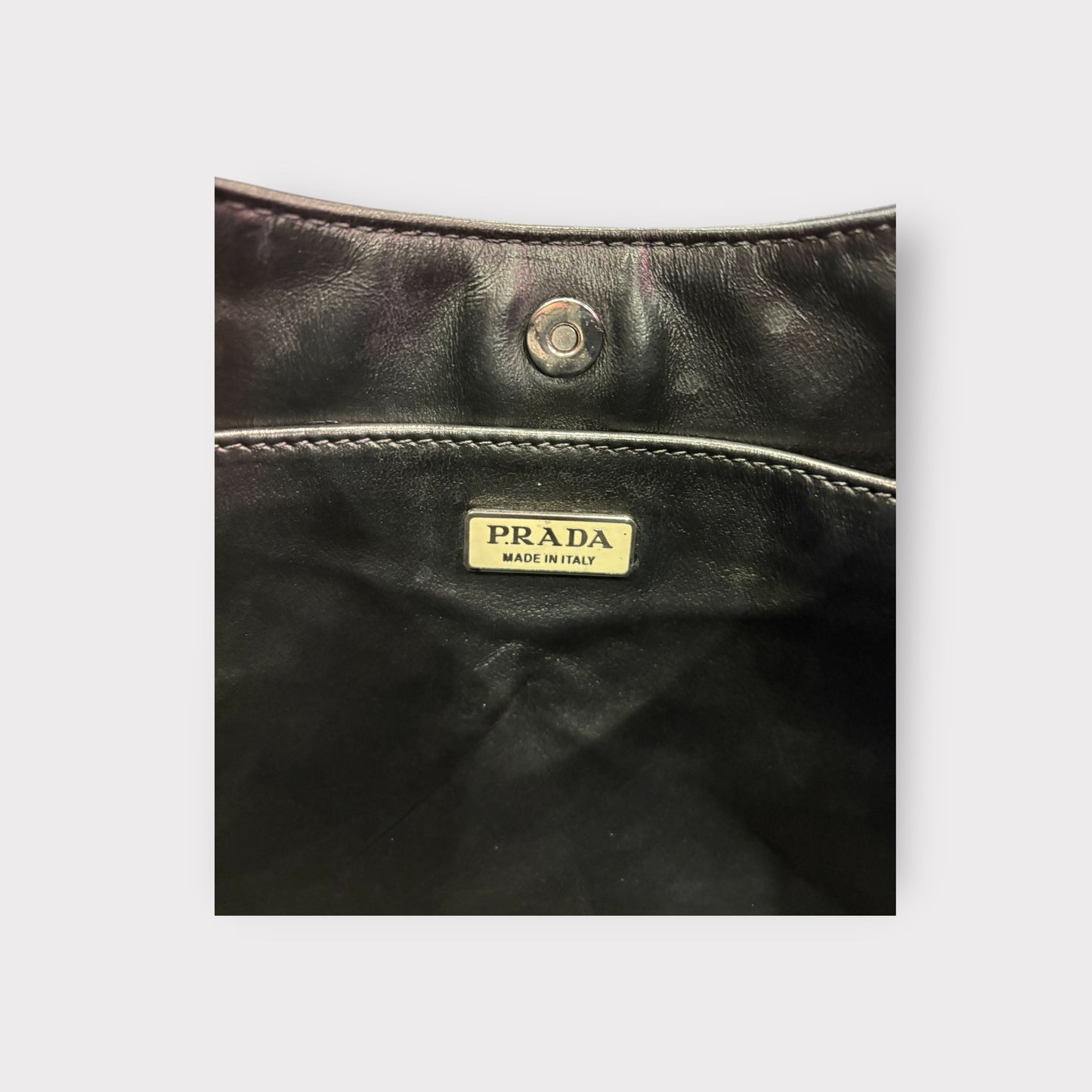 Prada – Sac porté épaule cuir noir